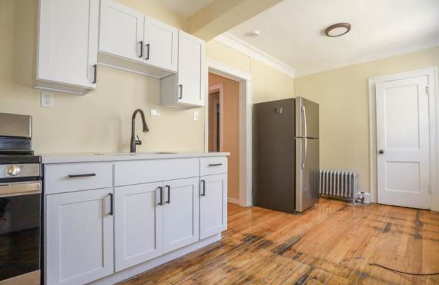 4019 West School St.