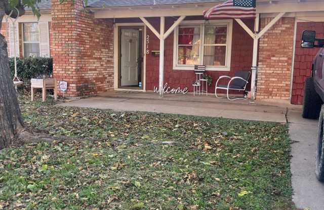 Photo of 2518 Campus Court