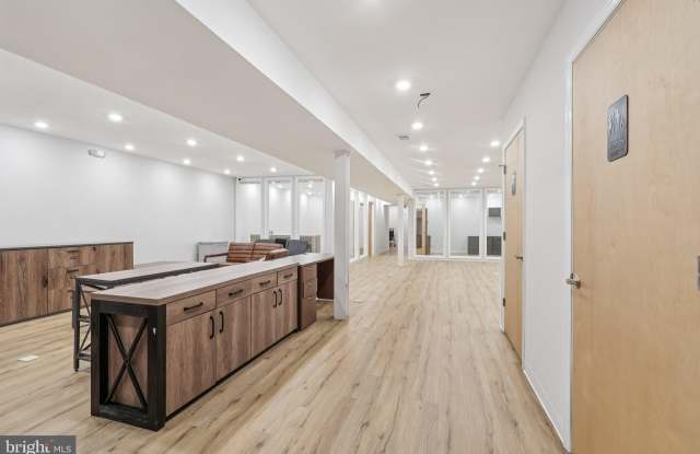 6713-15 OGONTZ Avenue