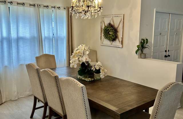 2153 Amesbury Circle