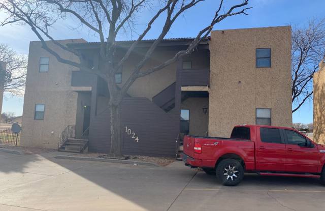 1024 Mockingbird Apt. A