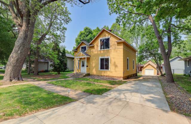 215 N 3rd Street (UWRF Campus)