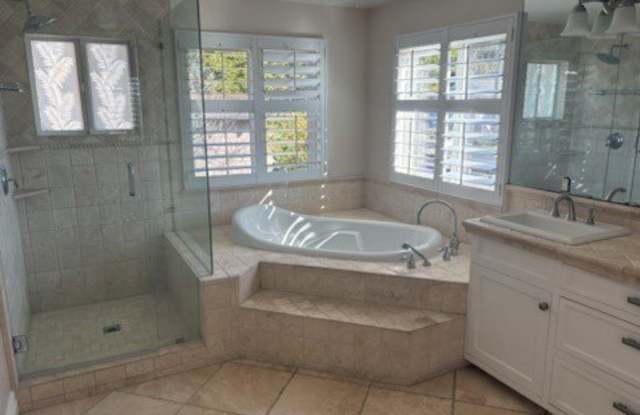 107 E Avenida San Antonio