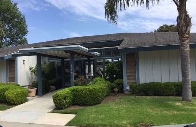 Beautiful 3 bedroom 2 bath single story with enclosed patio