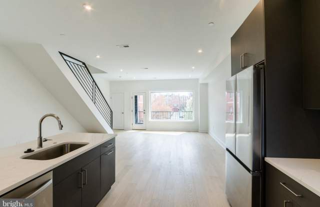 125 SOUTH STREET