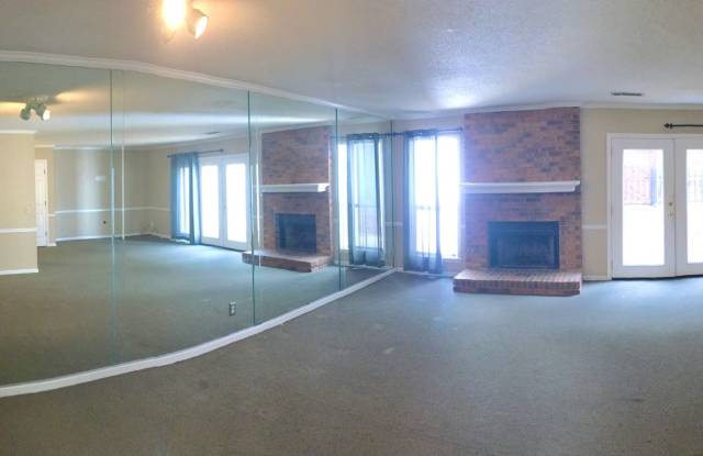 Reston Place - 1716 Bienville Street