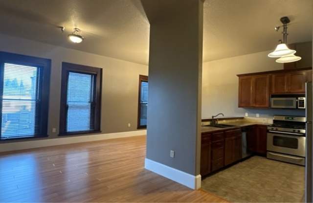 201 East Main Street - 4