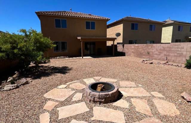 664 W Flaming Arrow Dr
