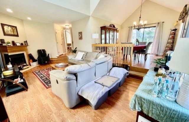 2 Hawthorne Pl