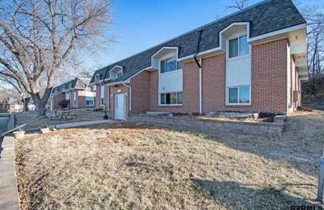 823 S. James Parkway - 2