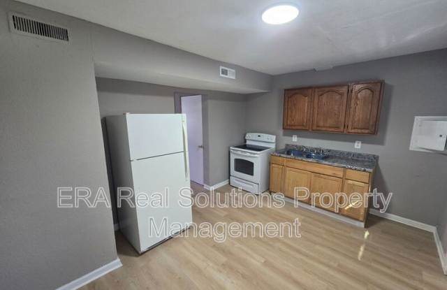 Photo of 446 S Yale Ave