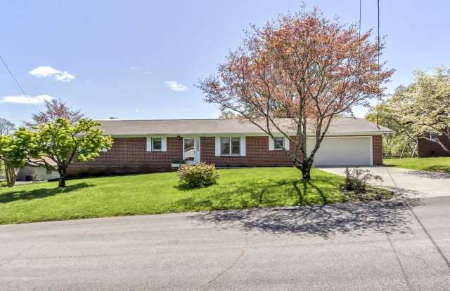 Photo of 702 West 6th Avenue