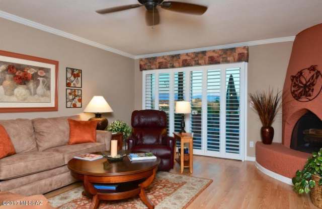 5466 N Arroyo Vista Drive