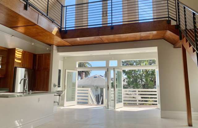 3BR/3BA Modern Prime Potrero – 2 Levels. Views, Deck, Top Floor! PROGRESSIVE - 413 Mississippi Street, San Francisco, CA 94107