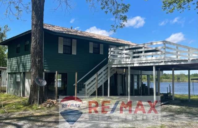3109 Riverside Dr.