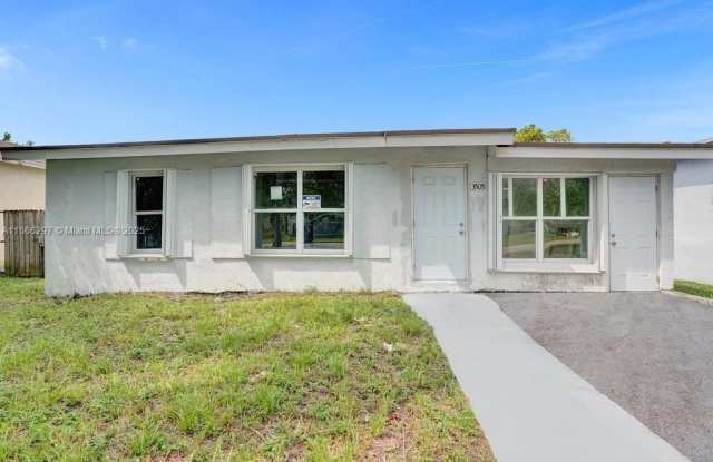 Photo of 3505 SW 12th Ct