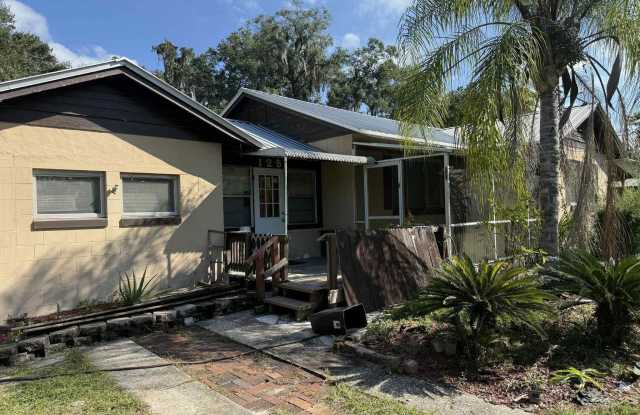 125 W FOREST PARK Drive