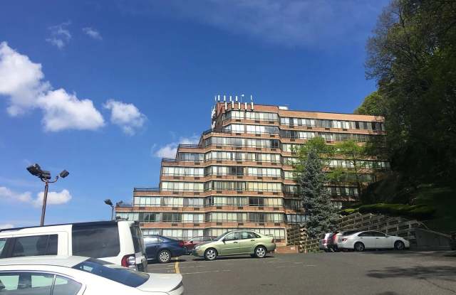 Photo of 755 Narrows Rd N