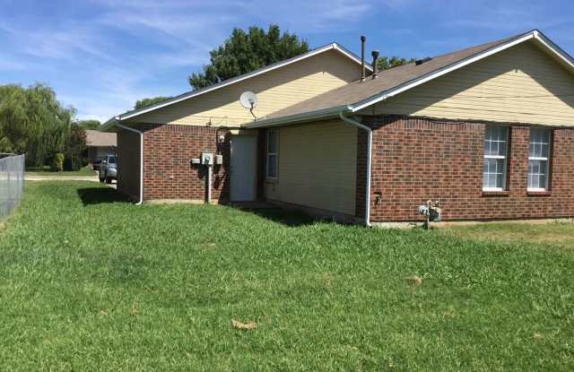 Remodeled 4 bedroom, 2 bath - Moore Schools