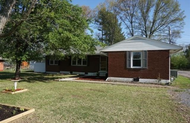 213 Hallbrook Dr - 213 Hallbrook Drive, Clarksville, TN 37042