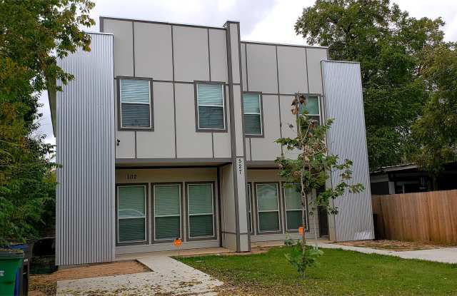 Photo of 527 South Olive Street - 102