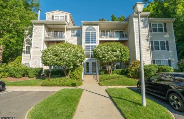78 Brookside Ln