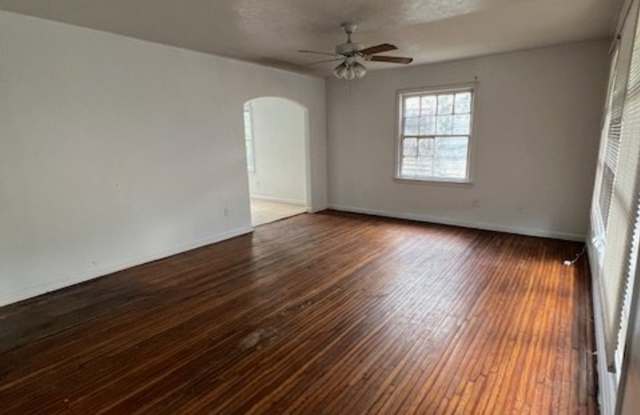 2425 North Lynwood Drive