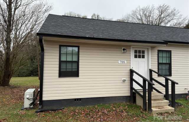 Photo of 705 N Main Street