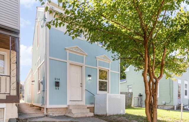 Photo of 214 W 9th Street