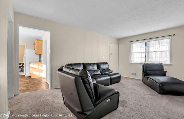 1804 Holbrook Street