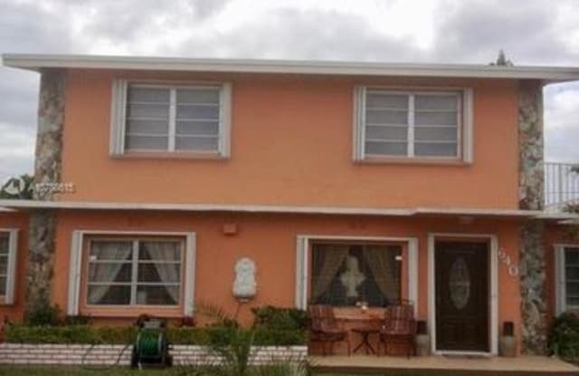 640 East 12th Place - 640 East 12th Place, Hialeah, FL 33010