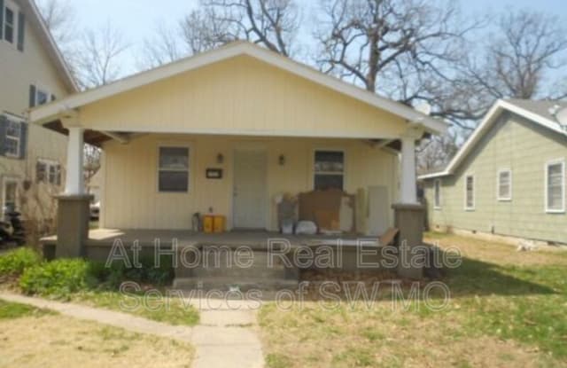 1923 N Douglas - 1923 North Douglas Avenue, Springfield, MO 65803