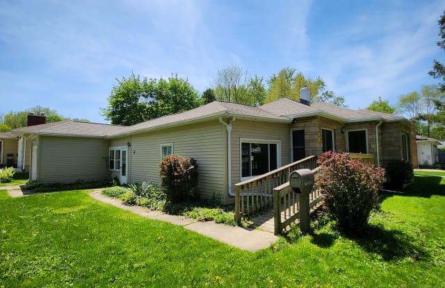 772 Hubbard St NE - 772 Hubbard Street Northeast, Grand Rapids, MI 49525