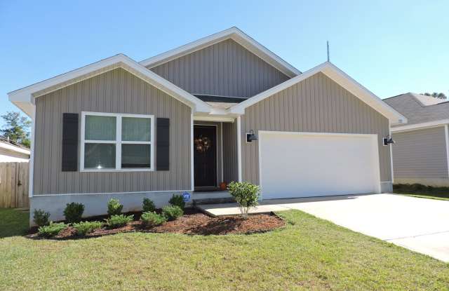 Convenient to I-10, shopping  Navy Federal complex!