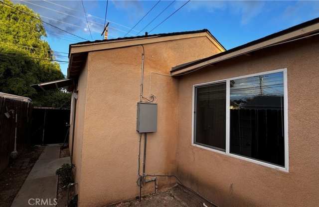 7922 Lindley