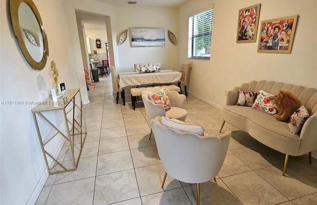 121 Southeast 33rd Terrace