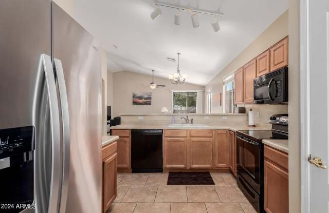 17271 W SMOKEY Drive