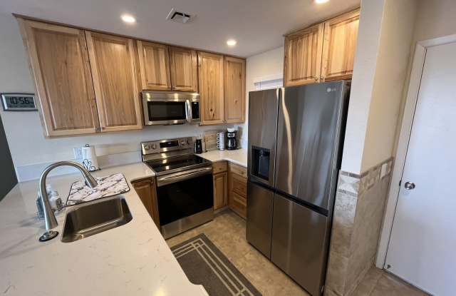 1720 Bahama Ave unit: B7