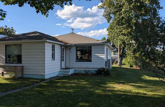 Photo of Our Western-Coastal Shabby Chic house Available Oct 1st - May 15th, 2026