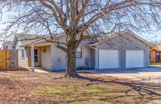 Charming Duplex in Norman!