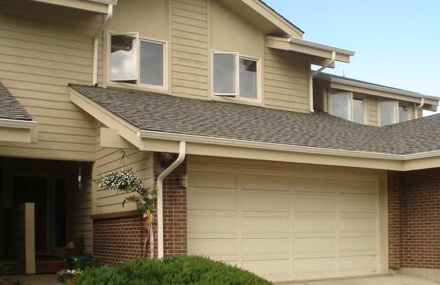 4 Bed 2.5 Bath Townhome in South Boulder!