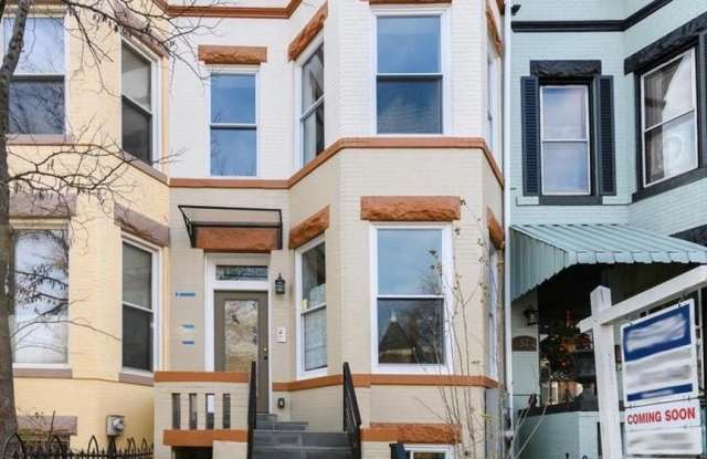 Photo of 59 R STREET NE