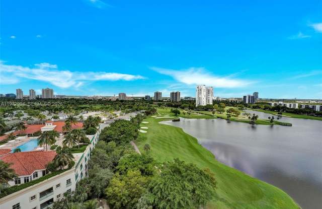 20000 E Country Club Dr