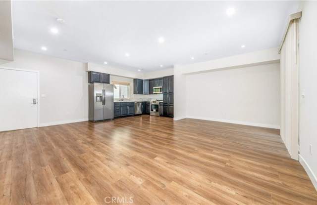 17154 CHATSWORTH Street