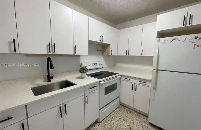 142 SW 18th Ave