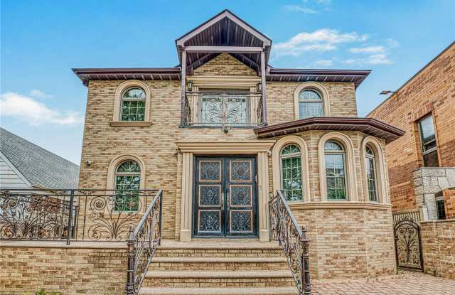 147-15 73 Ave
