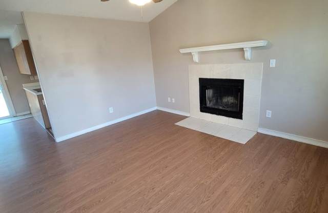 3 Bedroom Home In Deerfield Jacksonville!!!!