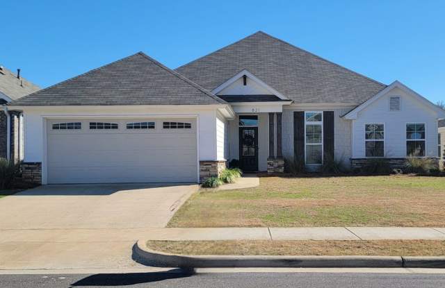 Beautiful 4-bedroom, 2- bath home Hedgefield subdivision Prattville, AL.