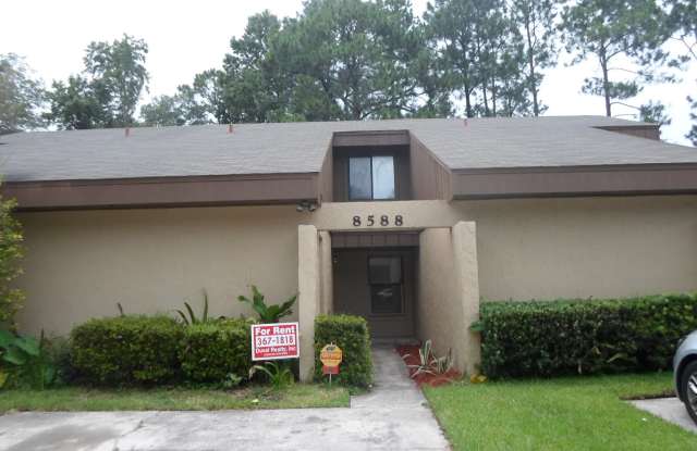 Photo of 2 bedroom 2 bath townhouse located need NSA Jax