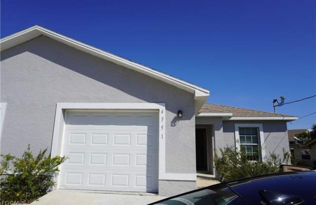 4351 Country Club Boulevard